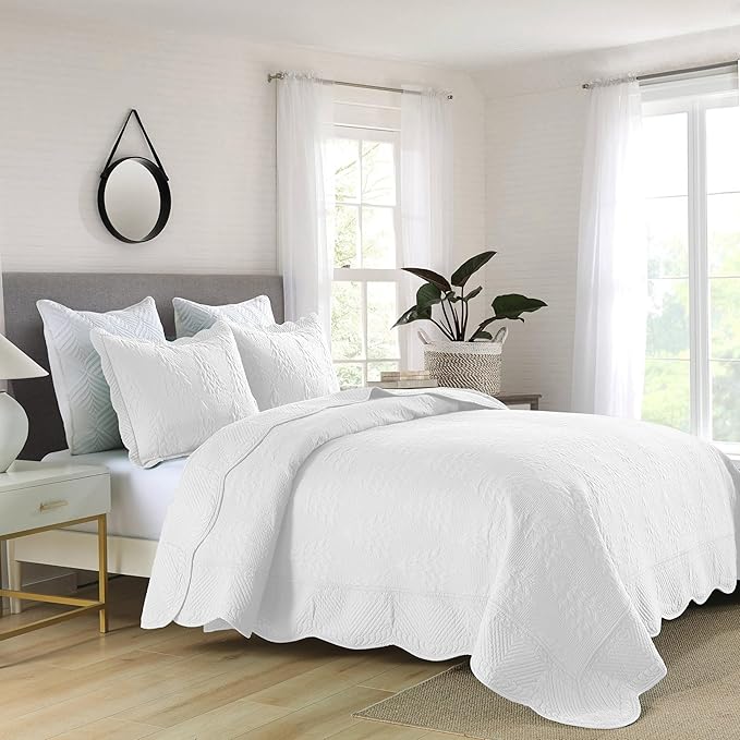 MarCielo 3-Piece Christmas Quilt 100% Cotton Oversized Bedspread Lightweight Coverlet Embroidery Christmas Tree Pattern Bedding Set (TC Bright White, Oversized Queen (100"x106"))