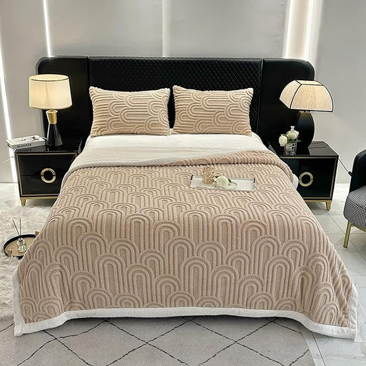 UKELER Sherpa Bed Blanket 80 × 90 inch, Ultra Soft Queen Size Throw Blanket for All Season, Cozy Plush Arch Fleece Blankets for Bedroom Living Room Dorm Hostel Sofa Camping, Camel
