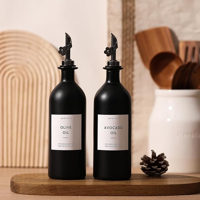 HOMCDALY Olive Oil Dispenser for Kitchen, 16oz Glass Oil Bottles with Bamboo Tray, Black Oil&Vinegar Cruet Set, Kitchen Dispenser Bottles with Pourer | Set of 2 (16oz – Black)