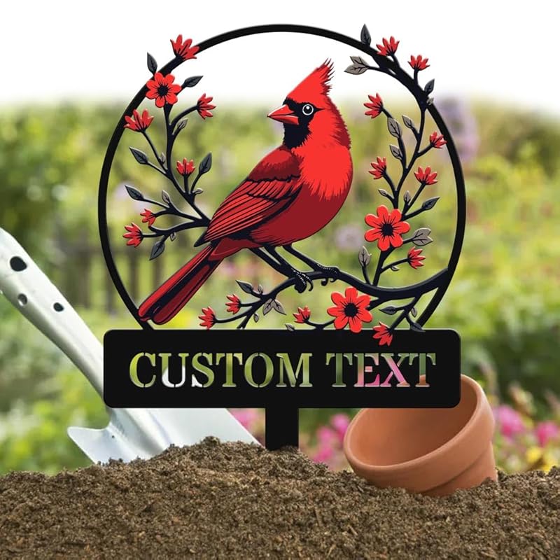 Personalized Name Garden Cardinal Metal Signs with Stake, Custom Family Name Yard Decor for Outdoor Outside, Cardinal Lawn Patio Stake Gardening Enthusiasts Grandmothers Gift