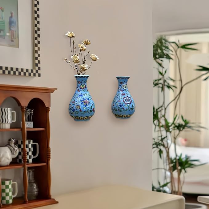 Set of Two Handmade Chinese Blue & White Porcelain Wall Mounted Vases – Chinoiserie Ceramic Flower Vase for Indoor Home Décor, Wall Hanging Vases for Living Room & Bookshelf
