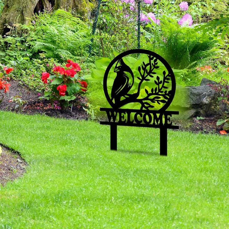 Personalized Name Garden Cardinal Metal Signs with Stake, Custom Family Name Yard Decor for Outdoor Outside, Cardinal Lawn Patio Stake Gardening Enthusiasts Grandmothers Gift