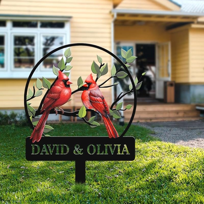 Personalized Name Garden Cardinal Metal Signs with Stake, Custom Family Name Yard Decor for Outdoor Outside, Cardinal Lawn Patio Stake Gardening Enthusiasts Grandmothers Gift