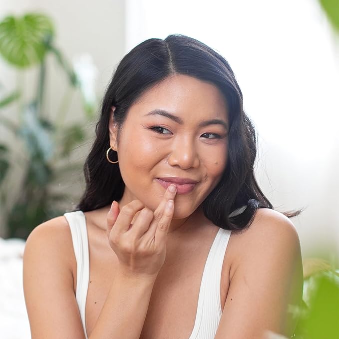 GLO Science Teeth Whitening Gel – 6% Hydrogen Peroxide – Clinically Proven, Fast & Safe for Sensitive Teeth – Includes 10 Gel Vials & 1 Lip Care