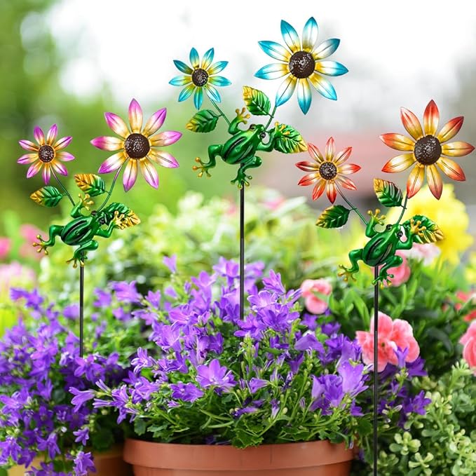 3 Pack Frog＆Flowers Garden Stakes Decor,Metal Yard Art Decorative Garden Stakes,Metal Flowers Spring Outdoor Decor for Mom,Women,Grandma
