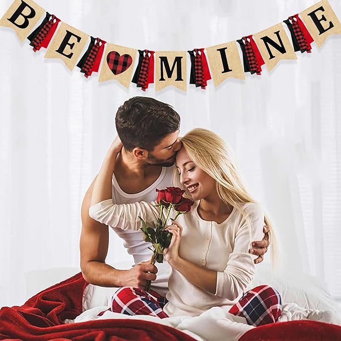 Valentine’s Day Party Decorations Be Mine Felt Sign Burlap Pennant Banner Flag Heart with Black Red Buffalo Plaid Fabric Ribbon for Valentine’s Day Wedding Birthday Party Supplies