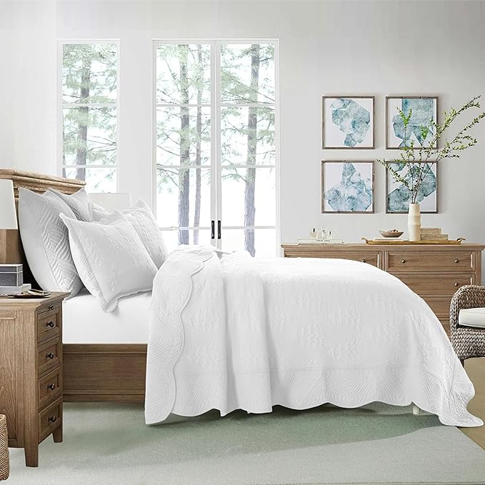 MarCielo 3-Piece Christmas Quilt 100% Cotton Oversized Bedspread Lightweight Coverlet Embroidery Christmas Tree Pattern Bedding Set (TC Bright White, Oversized King (118"x106"))