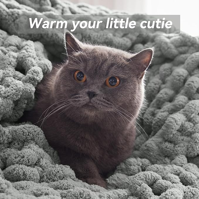 Chunky Knit Throw Blanket, 40''*50'' Knitted Throw Chenille Yarn for Bed Couch, Handmade Light Grey Crochet Big Thick Blanket, Machine Washable Cute Comfy Blanket for Home Decor