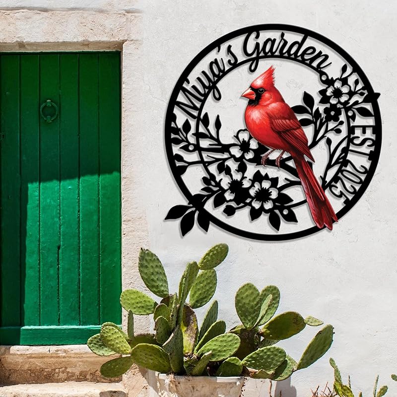 Personalized Name Garden Cardinal Metal Signs with Stake, Custom Family Name Yard Decor for Outdoor Outside, Cardinal Lawn Patio Stake Gardening Enthusiasts Grandmothers Gift